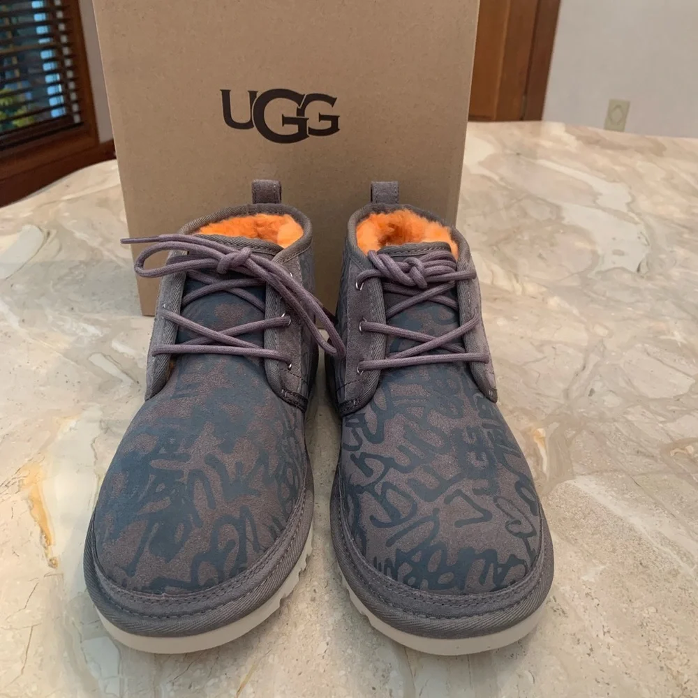 PRICE ✂️ UGG Neumel - Street Graffiti - Picture 2 of 9